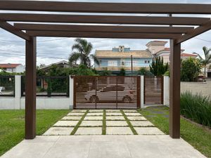 Image 32 - 889640