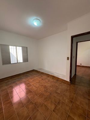 Image 7 - 889642