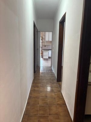 Image 6 - 889642
