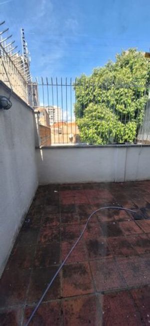 Image 19 - 889650