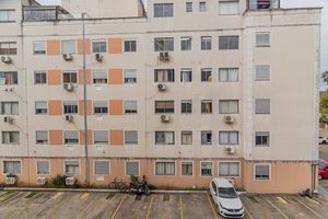 Image 4 - 889652