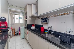 Image 15 - 889652