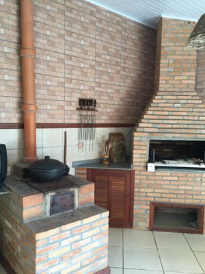 Image 6 - 889654
