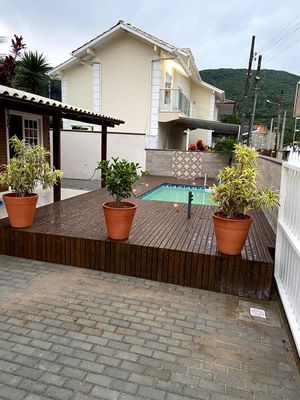 Image 9 - 889654
