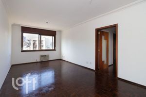 Image 1 - 889656