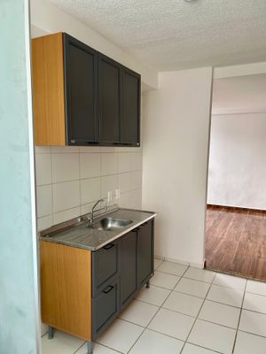 Image 8 - 889657