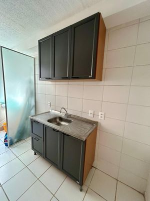 Image 9 - 889657