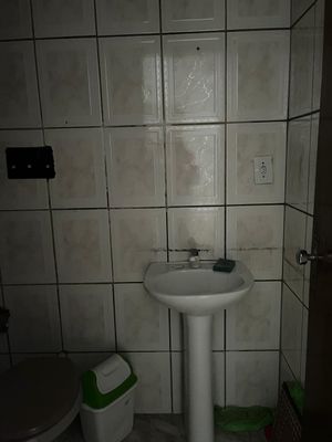 Image 7 - 889658