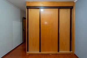 Image 11 - 889660