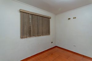 Image 15 - 889660