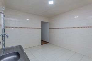 Image 30 - 889660