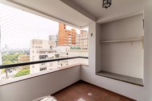 Image 11 - 889666