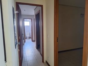 Image 4 - 889668