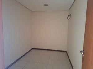 Image 5 - 889668