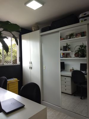Image 22 - 889703