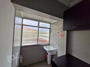 Image 8 - 889712