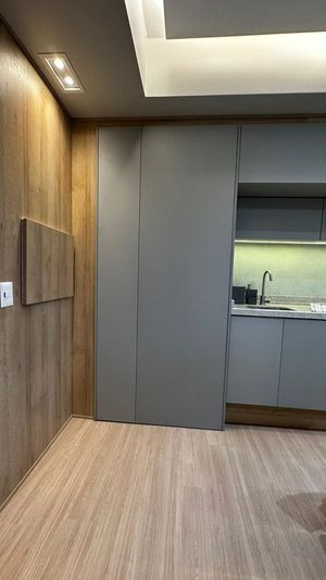 Image 21 - 889713