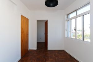 Image 4 - 889717