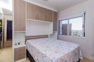 Image 9 - 889724