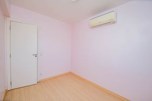 Image 19 - 889724