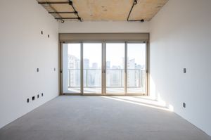 Image 30 - 889725