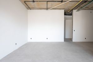 Image 28 - 889725