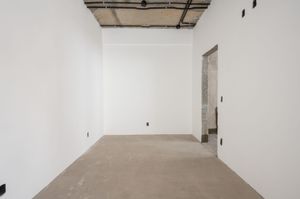 Image 31 - 889725