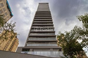 Image 10 - 889725