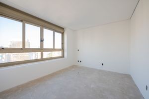 Image 19 - 889725