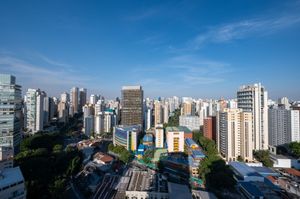 Image 1 - 889725