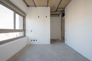 Image 25 - 889725