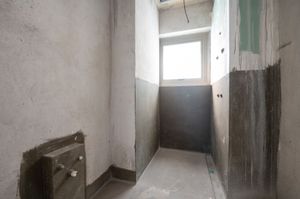 Image 32 - 889725