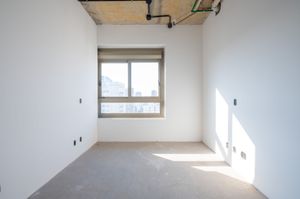 Image 35 - 889725