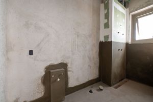 Image 37 - 889725