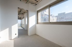 Image 40 - 889725