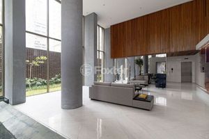 Image 5 - 889725