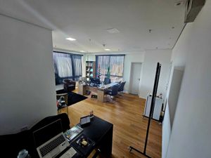 Image 4 - 889726