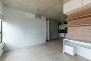 Image 4 - 889735