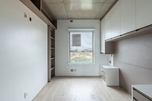 Image 14 - 889735