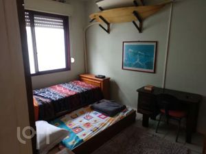 Image 8 - 889741