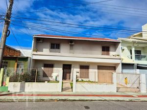 Image 4 - 889745