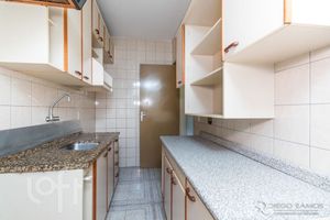 Image 11 - 889748