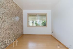 Image 1 - 889748