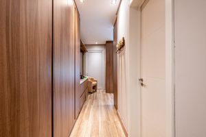 Image 18 - 889753