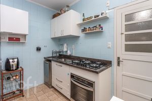 Image 8 - 889765
