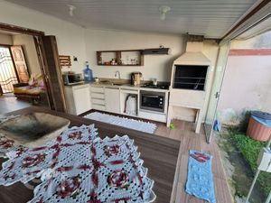 Image 6 - 889768