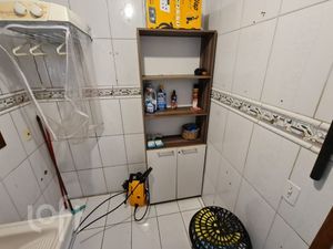 Image 10 - 889768