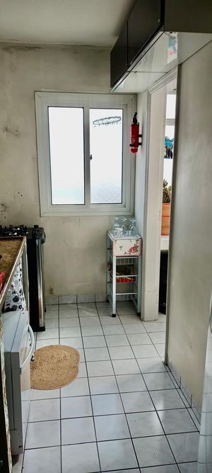 Image 11 - 889777