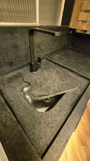 Image 19 - 889794