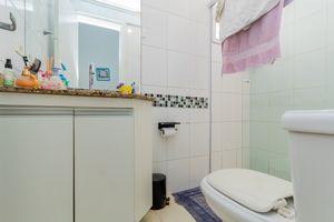 Image 12 - 889799
